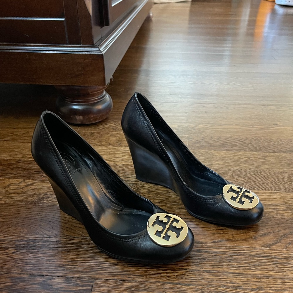 Tory Burch Wedges. Size: 7.5 (TTS). Worn twice.